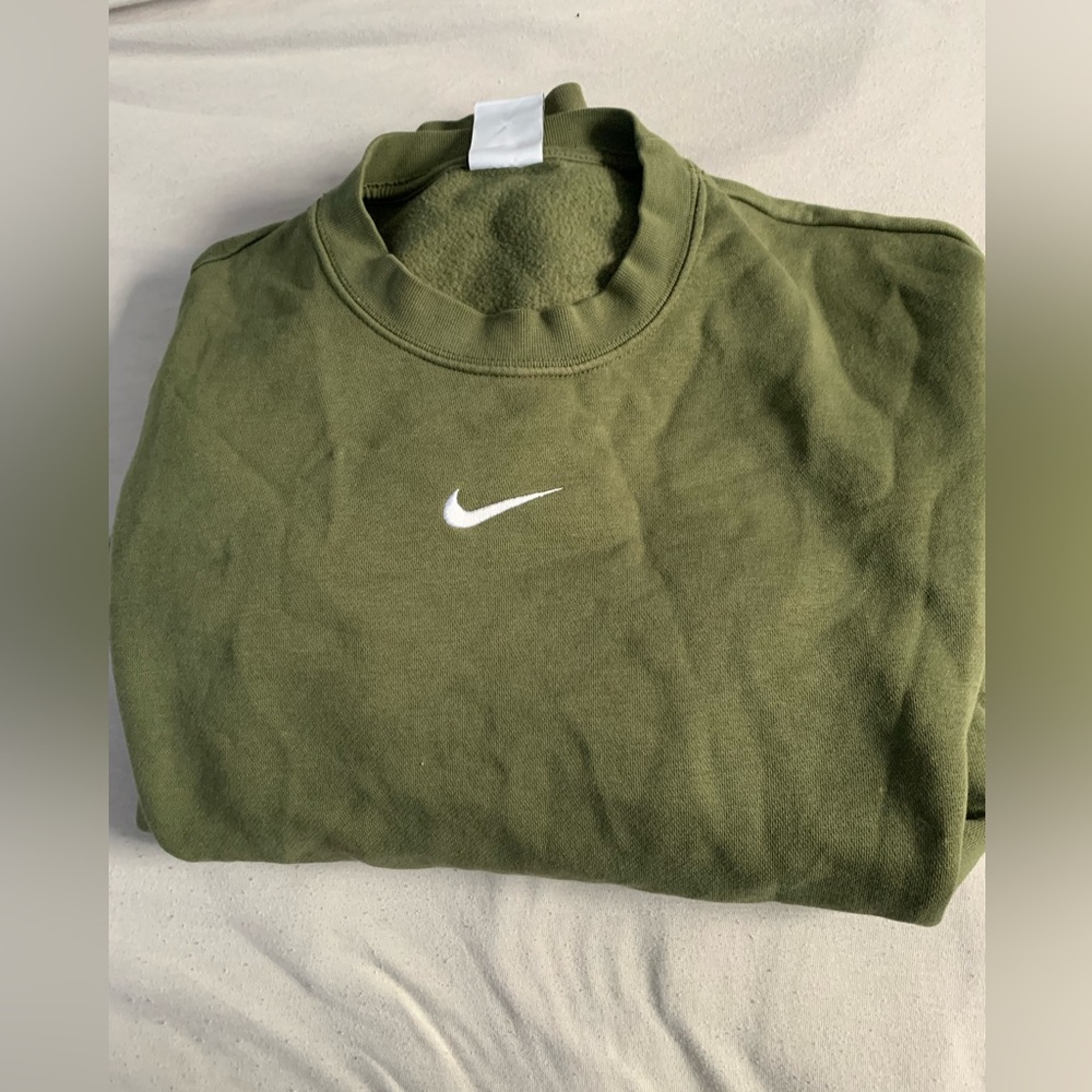Olive green semi cropped nike crewneck, slightly worn